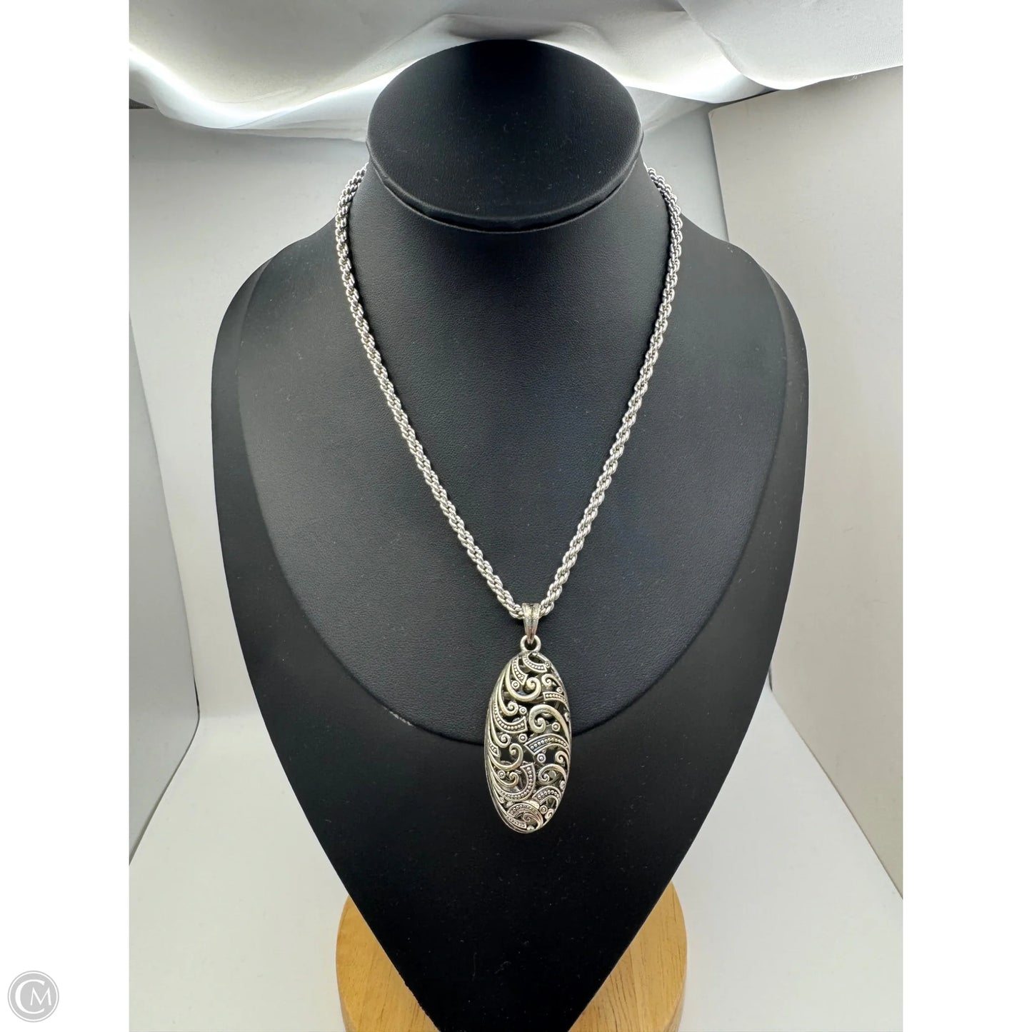 Necklace Pendant By Clothes Mentor