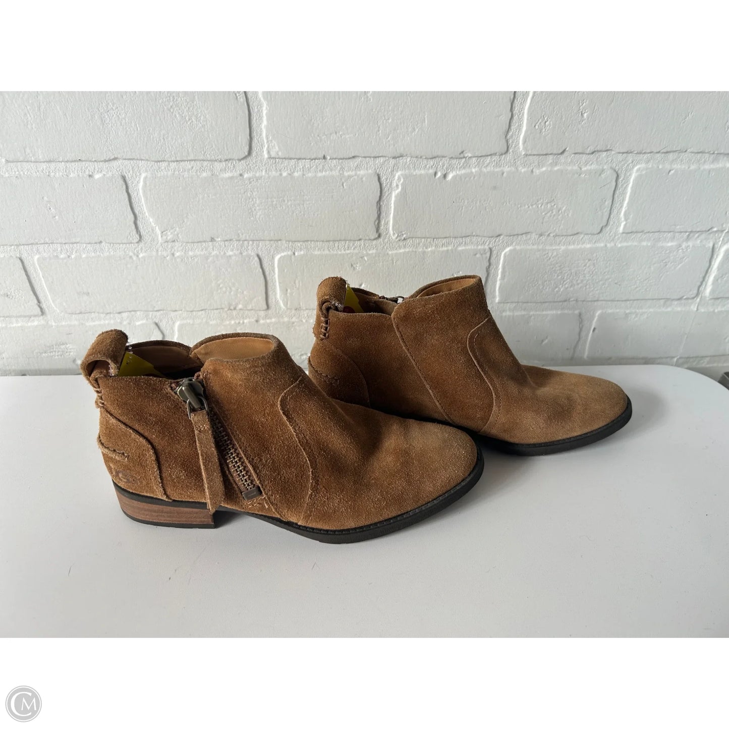 Boots Designer By Ugg In Brown, Size: 6