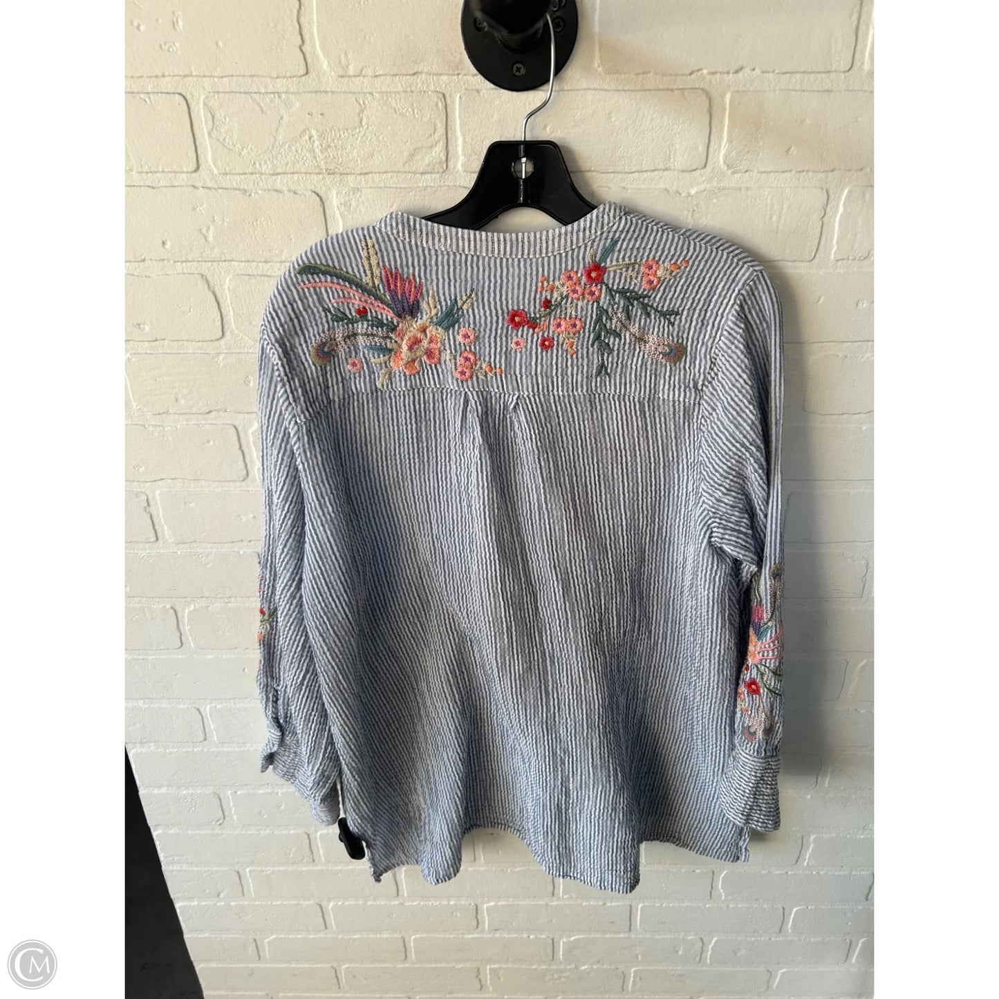 Top Long Sleeve By Johnny Was In Blue & White, Size: L