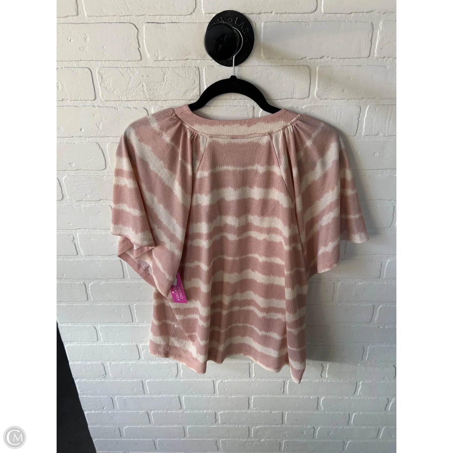 Top Short Sleeve By Clothes Mentor In Cream & Pink, Size: Xl