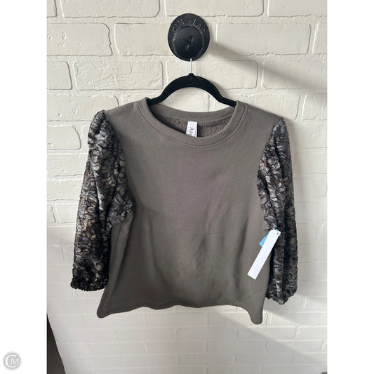 Top 3/4 Sleeve By Amadi In Grey, Size: M