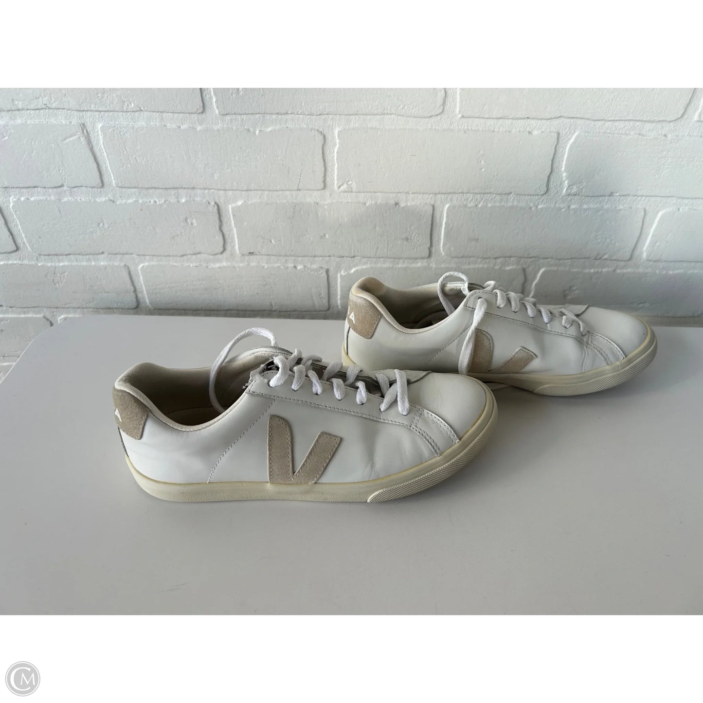 Shoes Sneakers By Veja In White, Size: 8