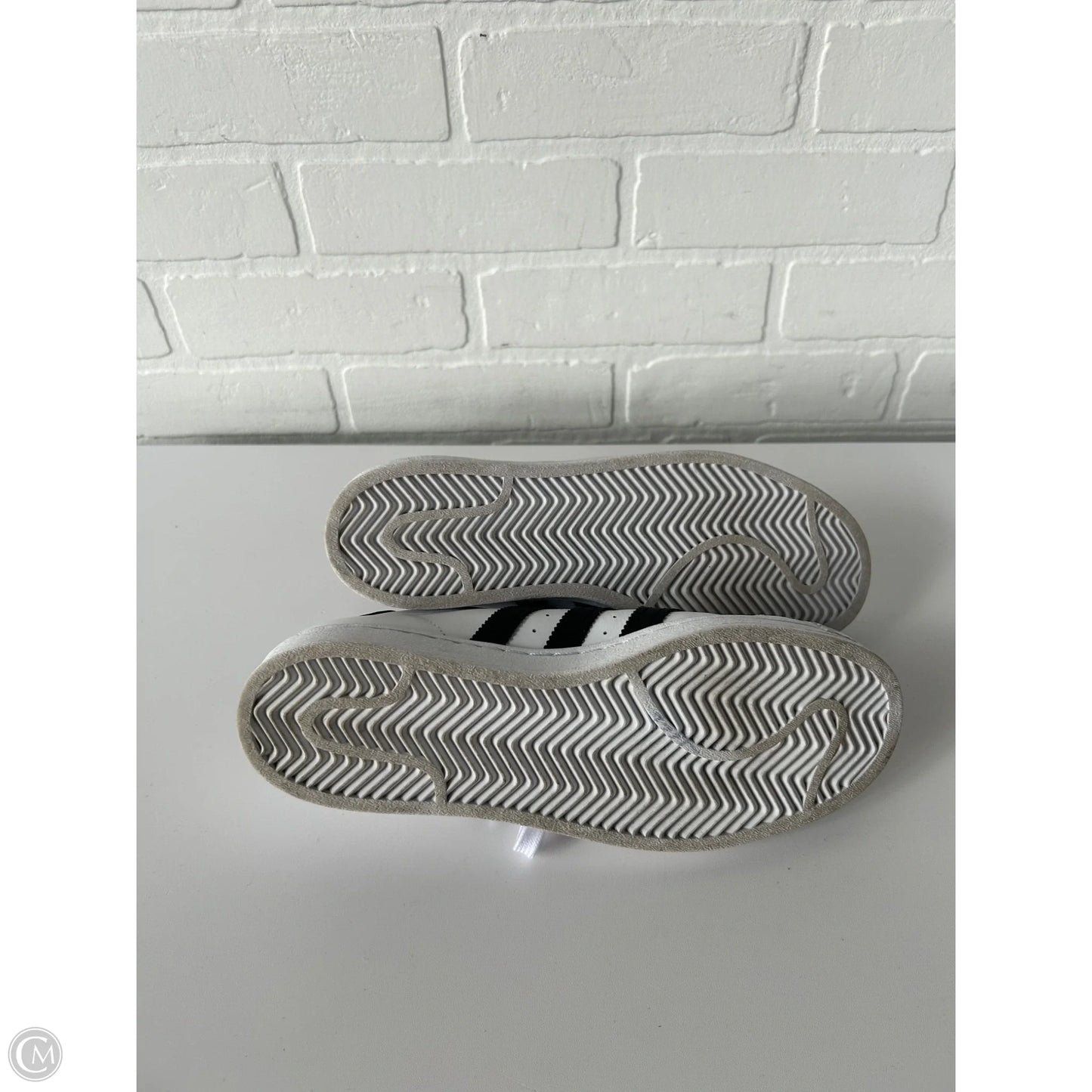 Shoes Sneakers By Adidas In Black & White, Size: 7.5