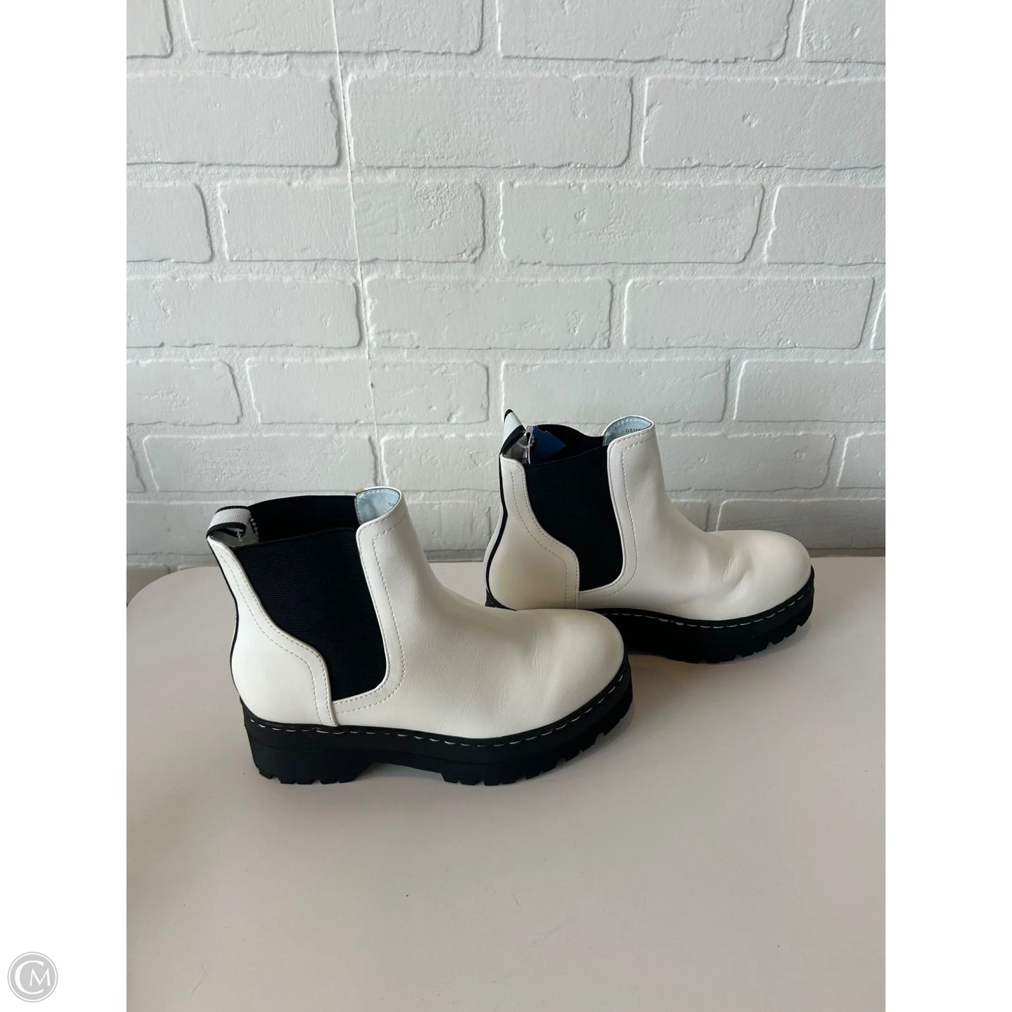 Boots Ankle Flats By Mia In White, Size: 6