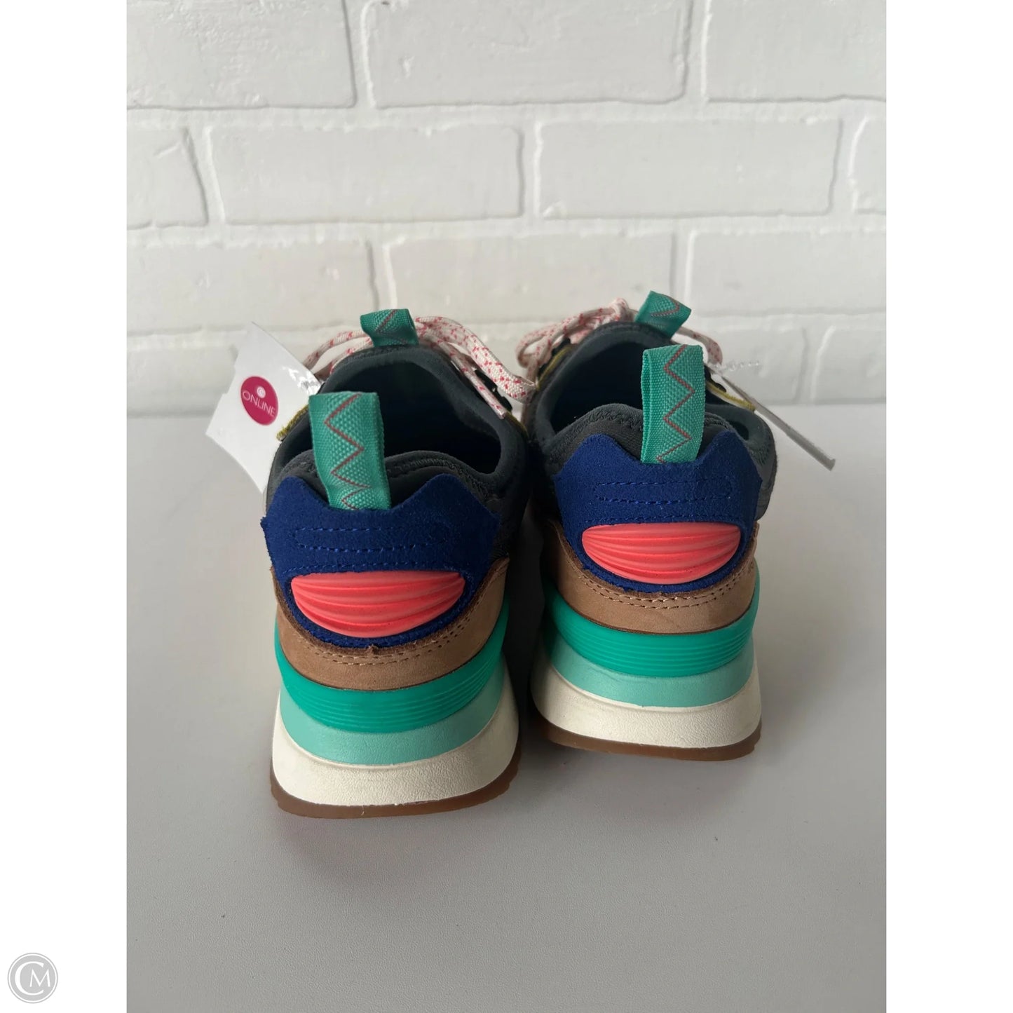 Shoes Athletic By Merrell In Grey & White, Size: 8.5