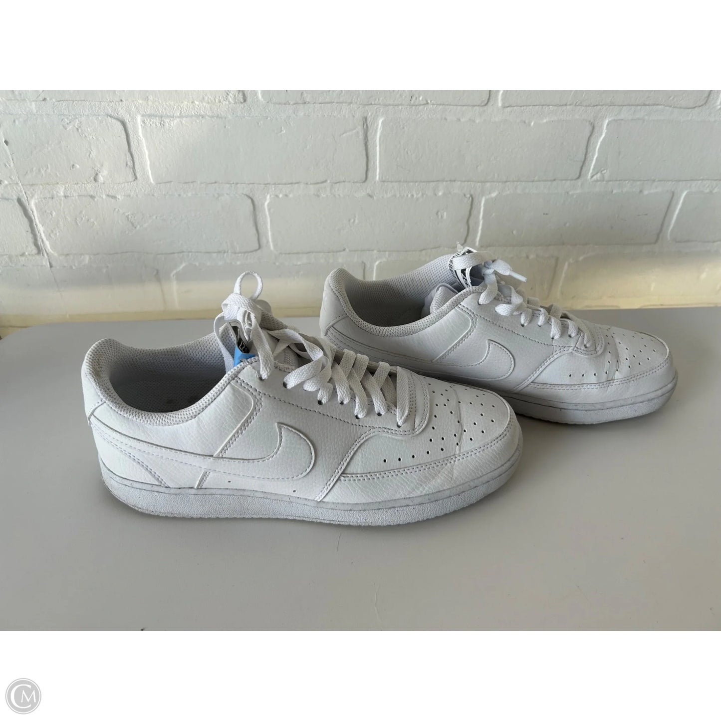 Shoes Sneakers By Nike In White, Size: 10