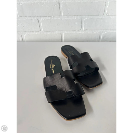 Sandals Flats By Cma In Black, Size: 7.5