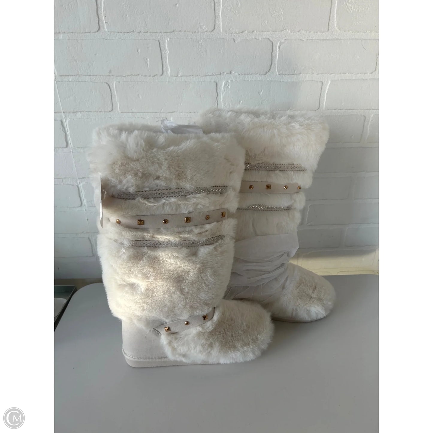 Boots Knee Flats By Clothes Mentor In Cream, Size: 8