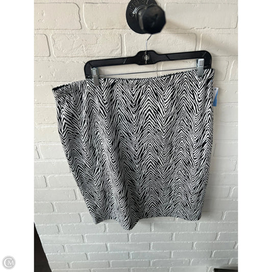 Skirt Mini & Short By Vince Camuto In Black & White, Size: 12