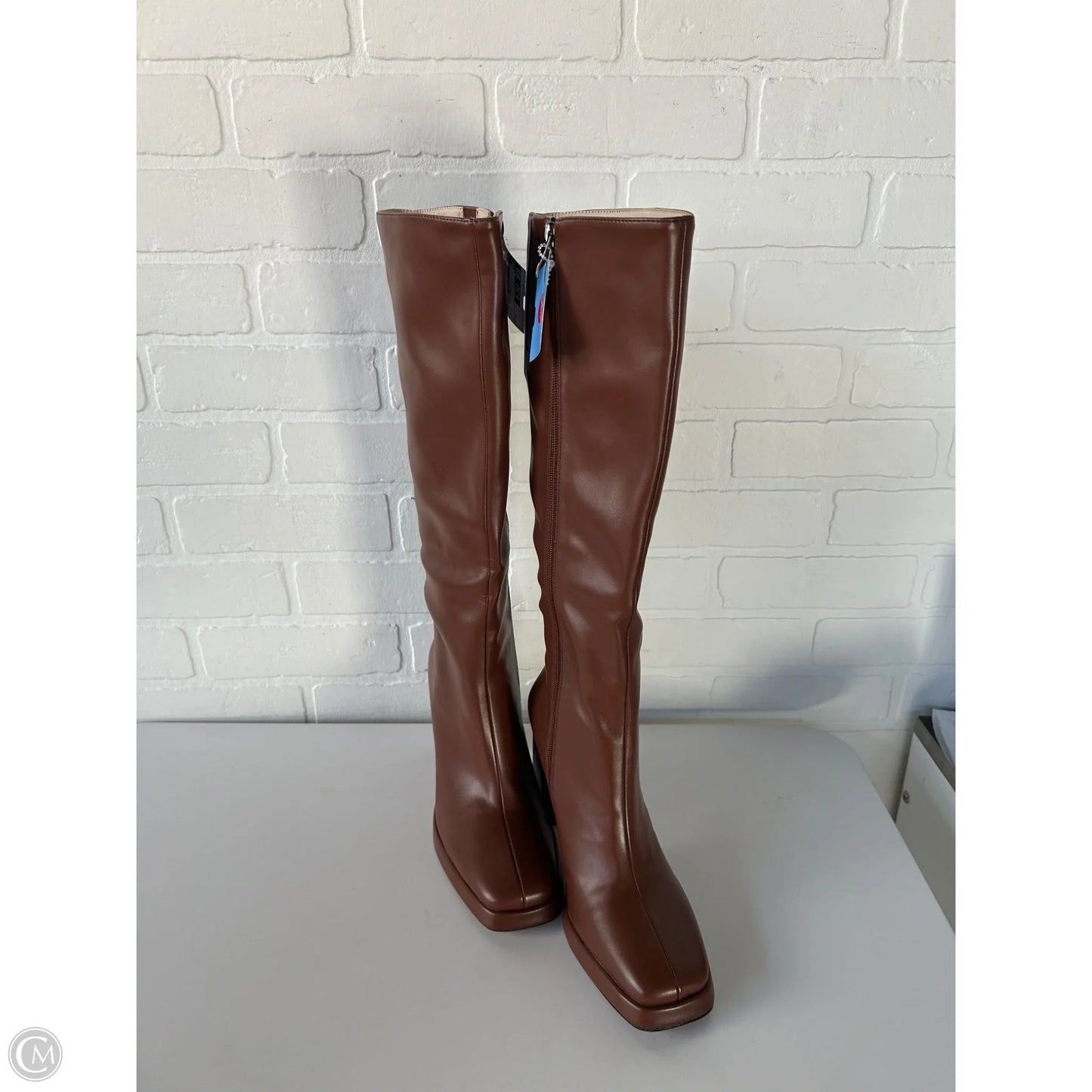 Boots Knee Heels By Clothes Mentor In Brown, Size: 8