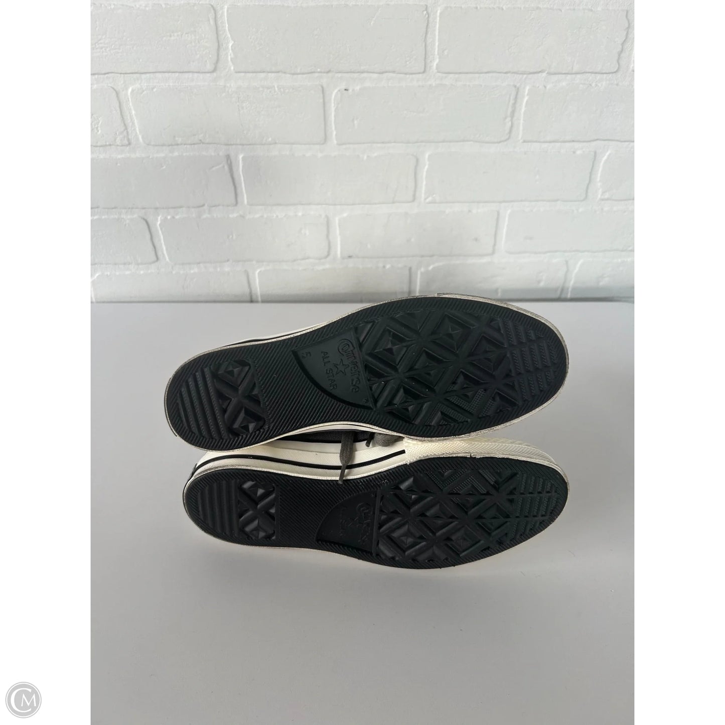 Shoes Sneakers By Converse In Grey, Size: 7