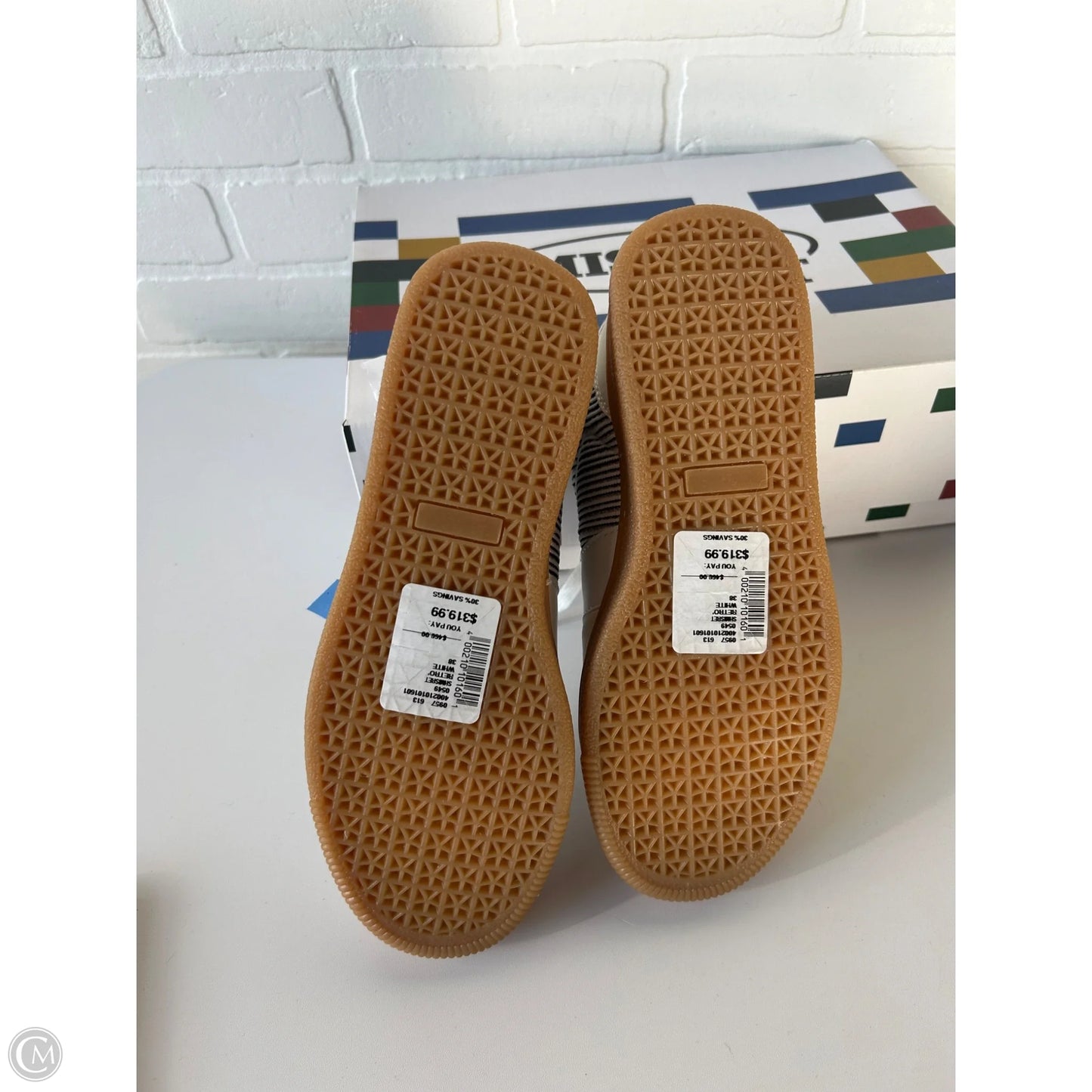 Shoes Sneakers By Cma In Grey & White, Size: 7