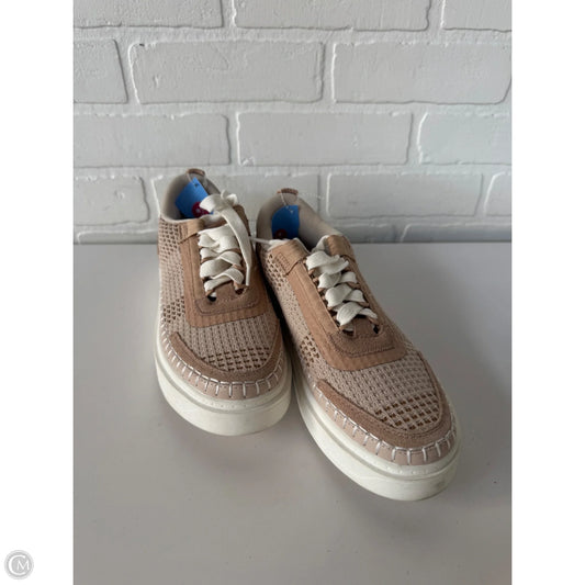 Shoes Sneakers By Steve Madden In Tan, Size: 6.5