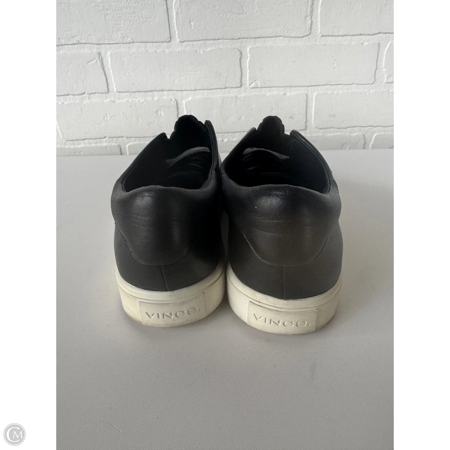 Shoes Flats By Vince In Black, Size: 7