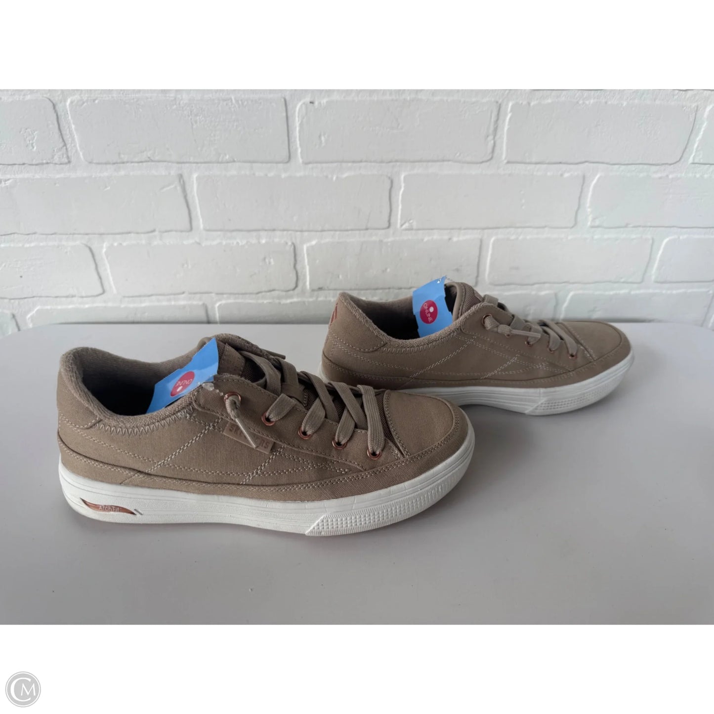 Shoes Sneakers By Skechers In Tan, Size: 8