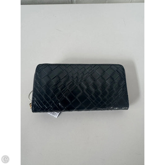 Wallet By Clothes Mentor, Size: Large