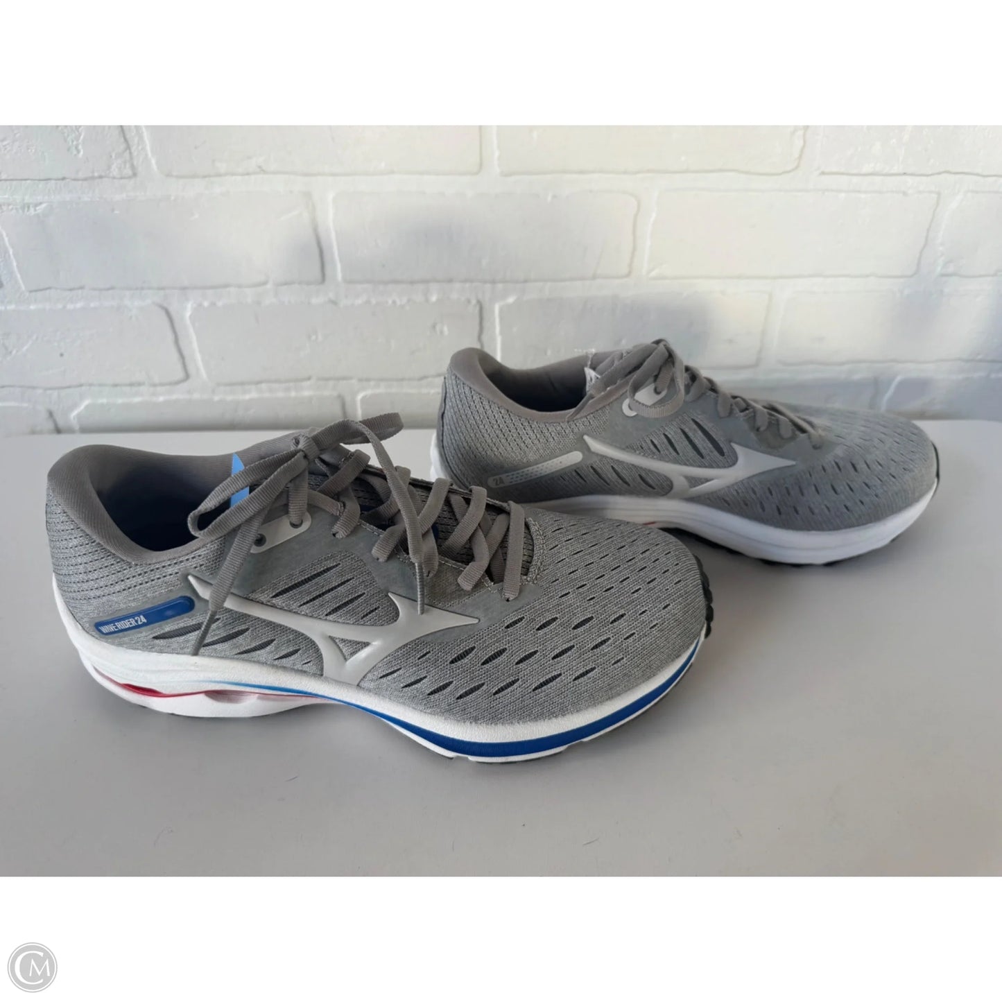 Shoes Athletic By Mizuno In Grey, Size: 7.5
