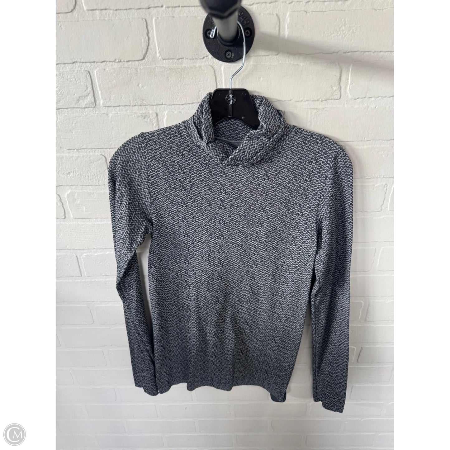 Athletic Top Long Sleeve Collar By Athleta In Black & Grey, Size: Xs