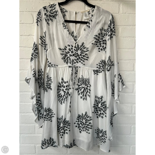 Dress Casual Short By Promesa In Black & White, Size: S