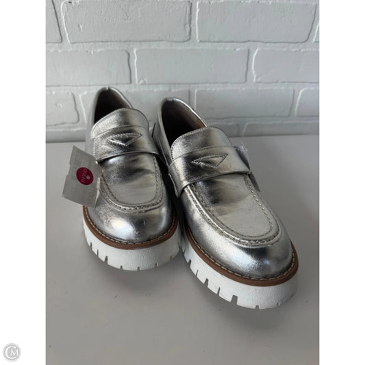 Shoes Flats By Steve Madden In Silver, Size: 8.5
