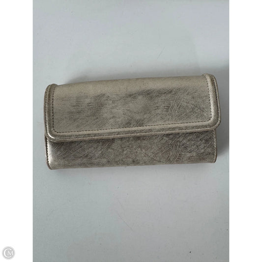 Wallet By Clothes Mentor, Size: Large