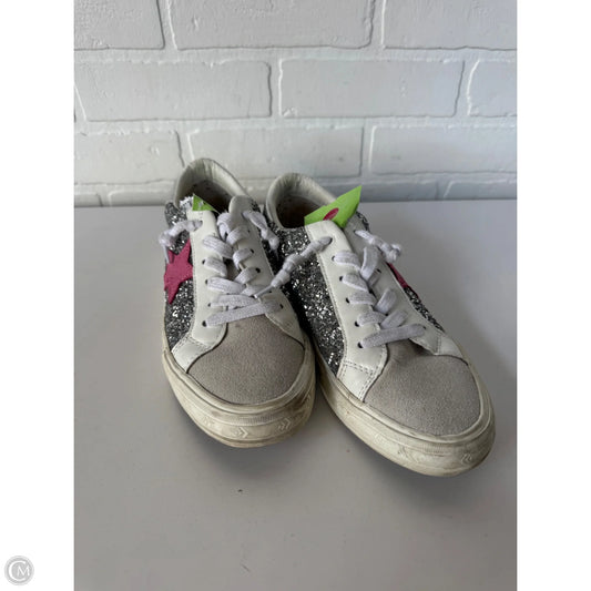 Shoes Sneakers By Vintage Havana In Silver & White, Size: 8