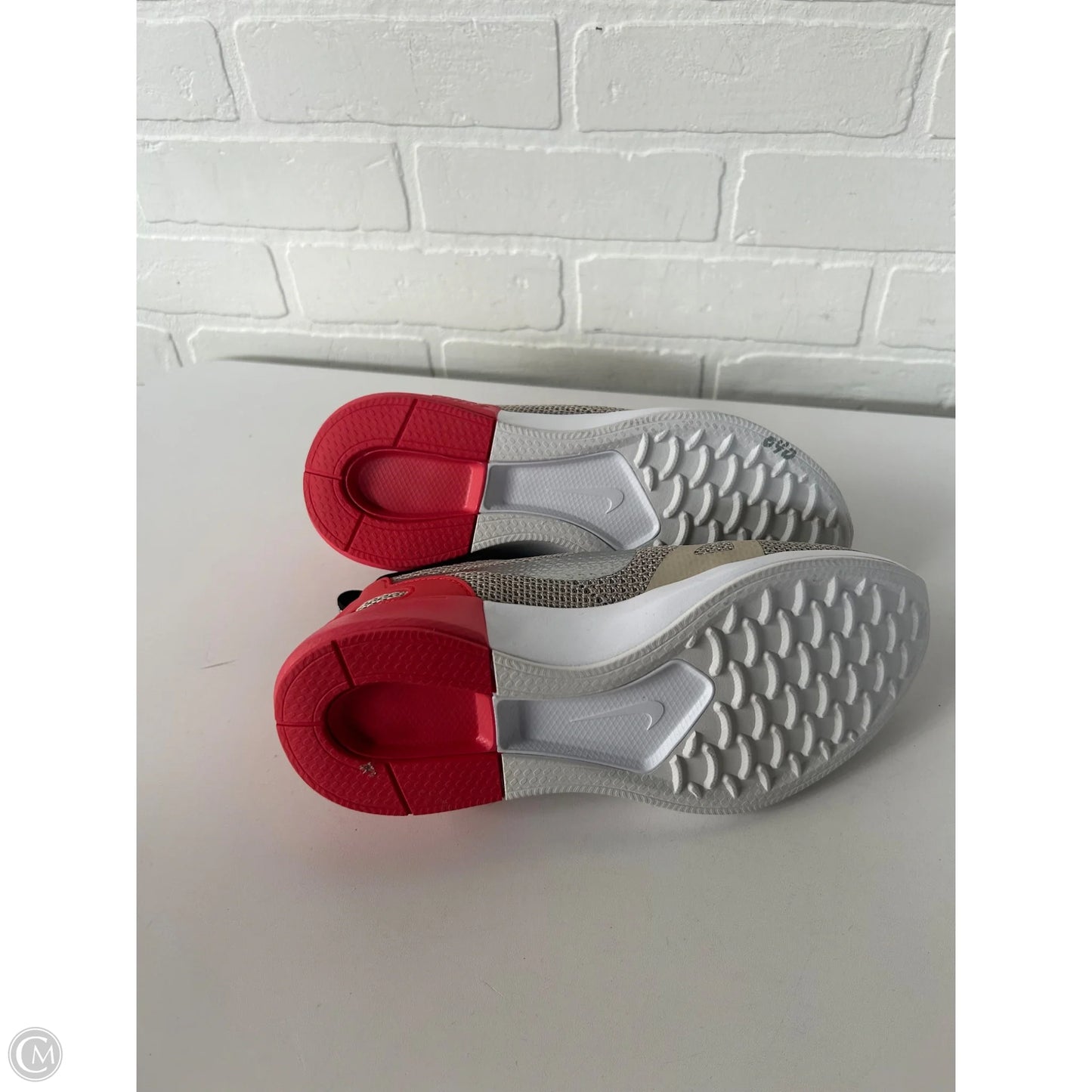 Shoes Athletic By Nike In Tan, Size: 8.5