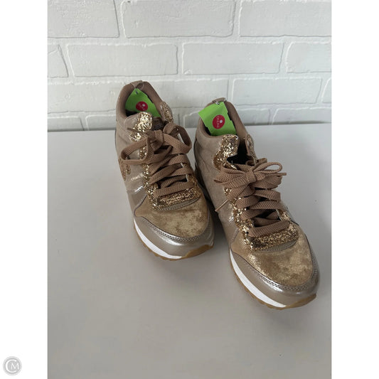 Shoes Sneakers By Skechers In Tan, Size: 8.5
