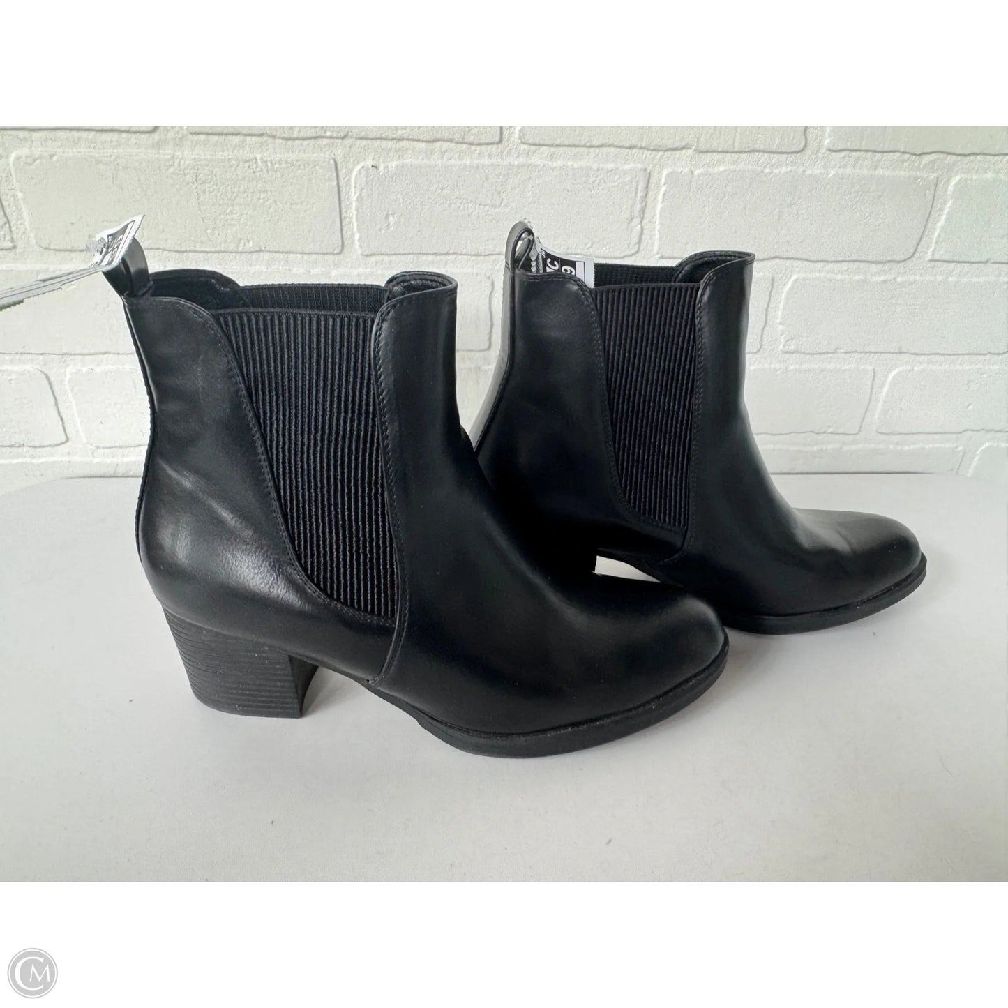 Boots Ankle Heels By Clothes Mentor In Black, Size: 8.5