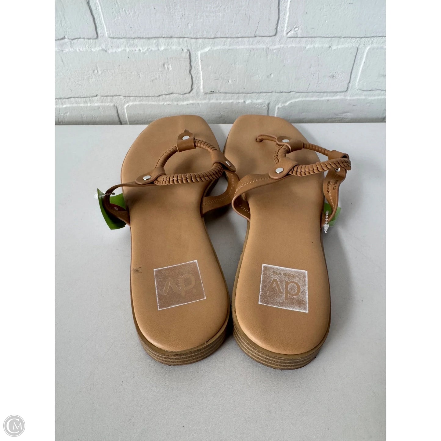 Sandals Flip Flops By Dolce Vita In Tan, Size: 10