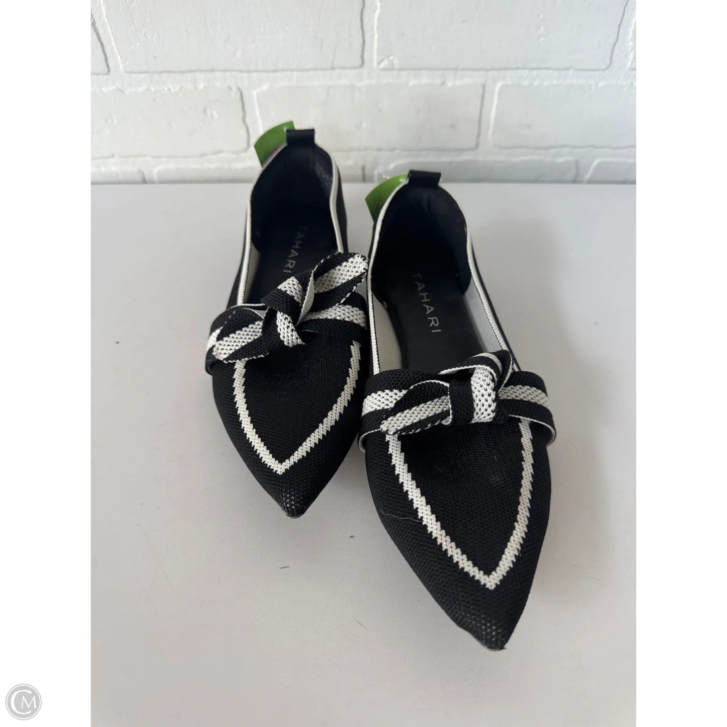 Shoes Flats By Tahari In Black & White, Size: 9