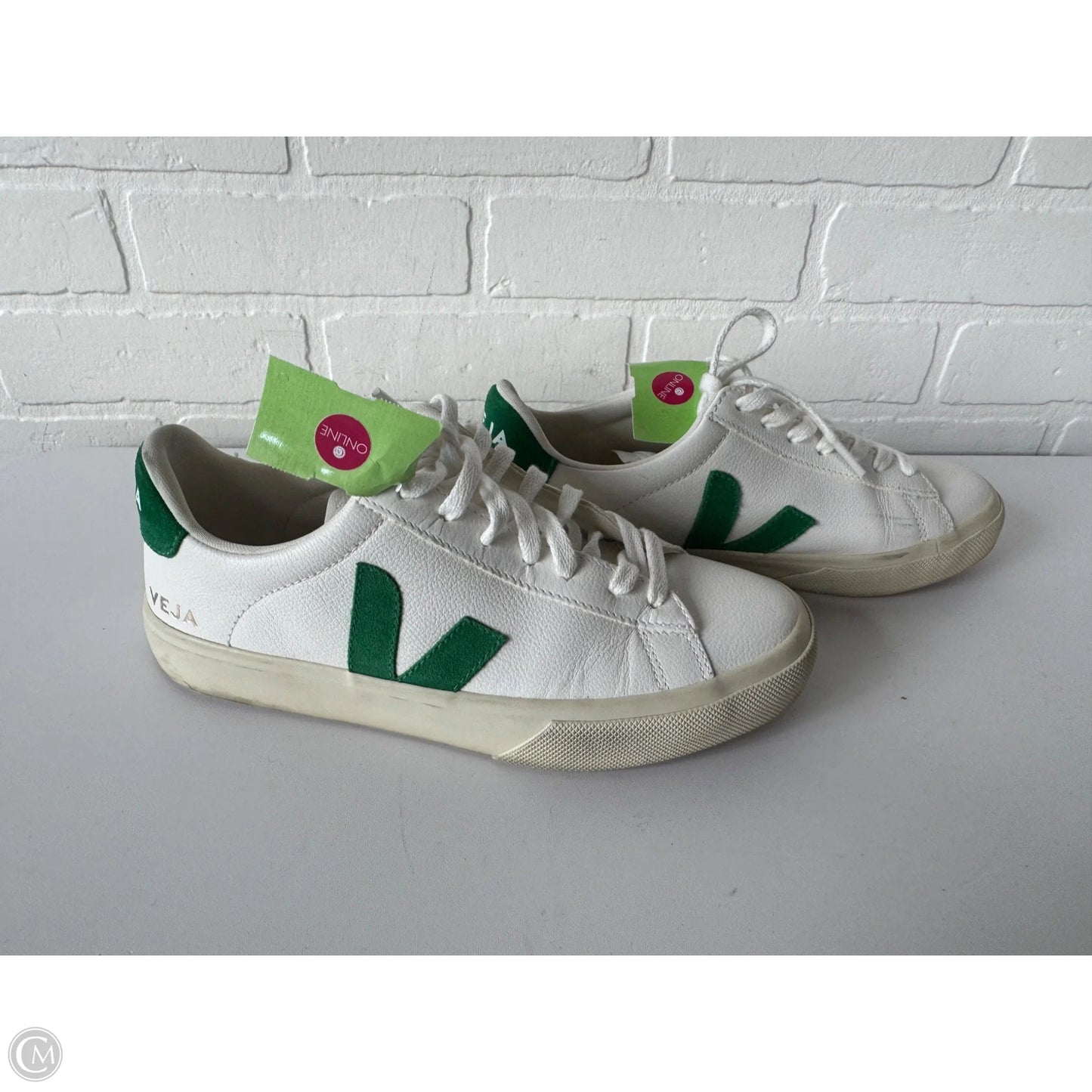 Shoes Sneakers By Veja In Green & White, Size: 8