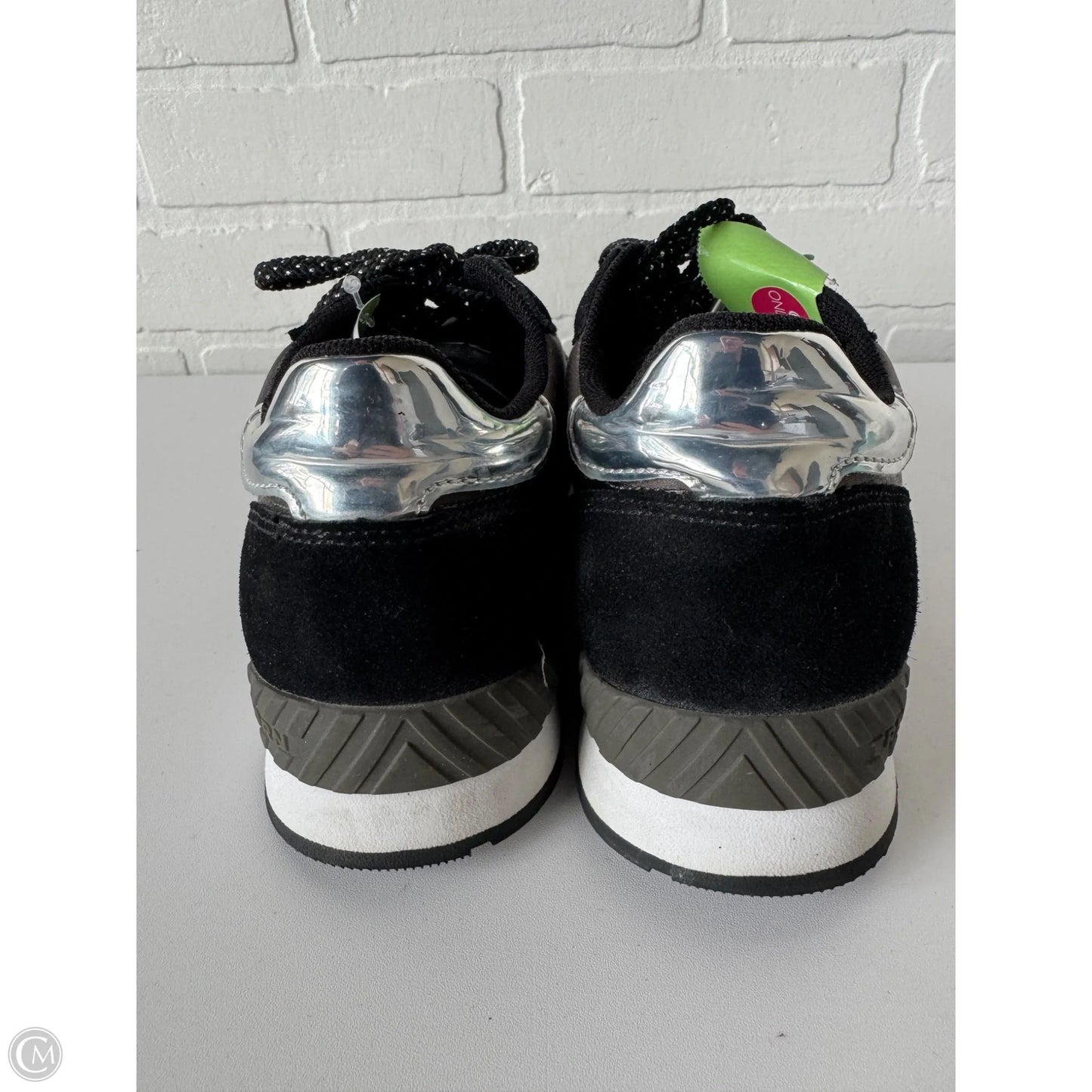Shoes Sneakers By Tretorn In Black, Size: 7.5