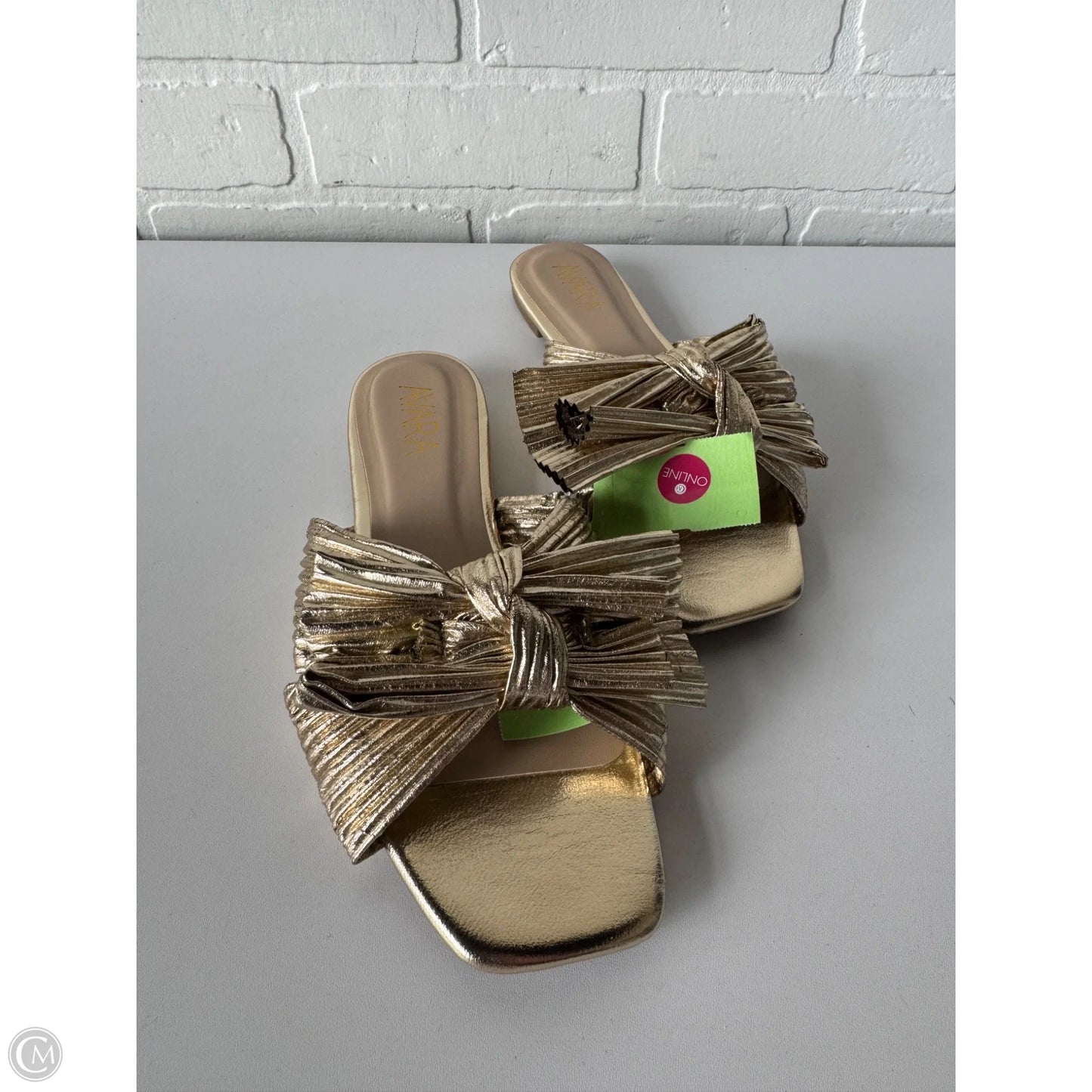 Sandals Flats By Cmc In Gold, Size: 7.5