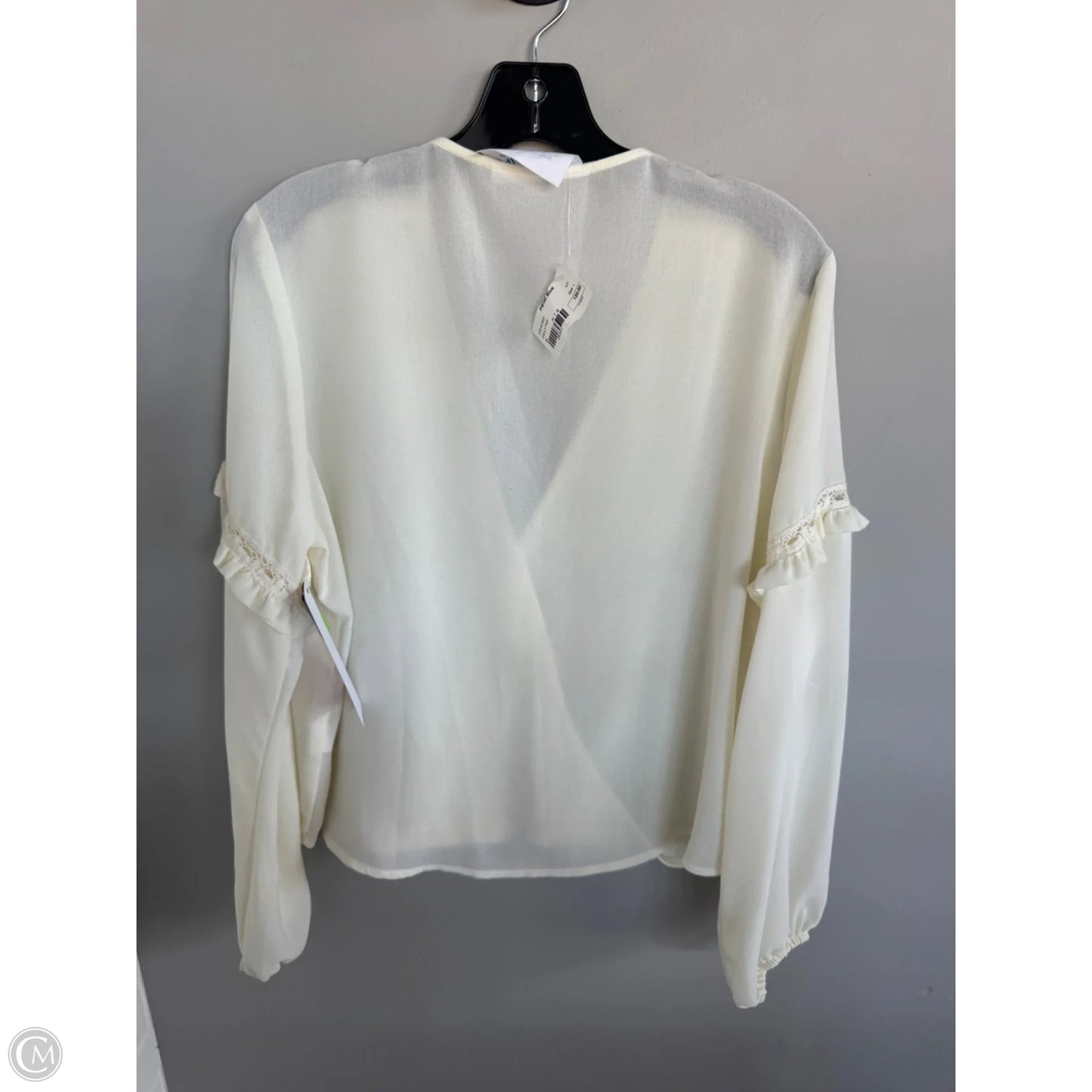 Top Long Sleeve By Clothes Mentor In Cream, Size: L
