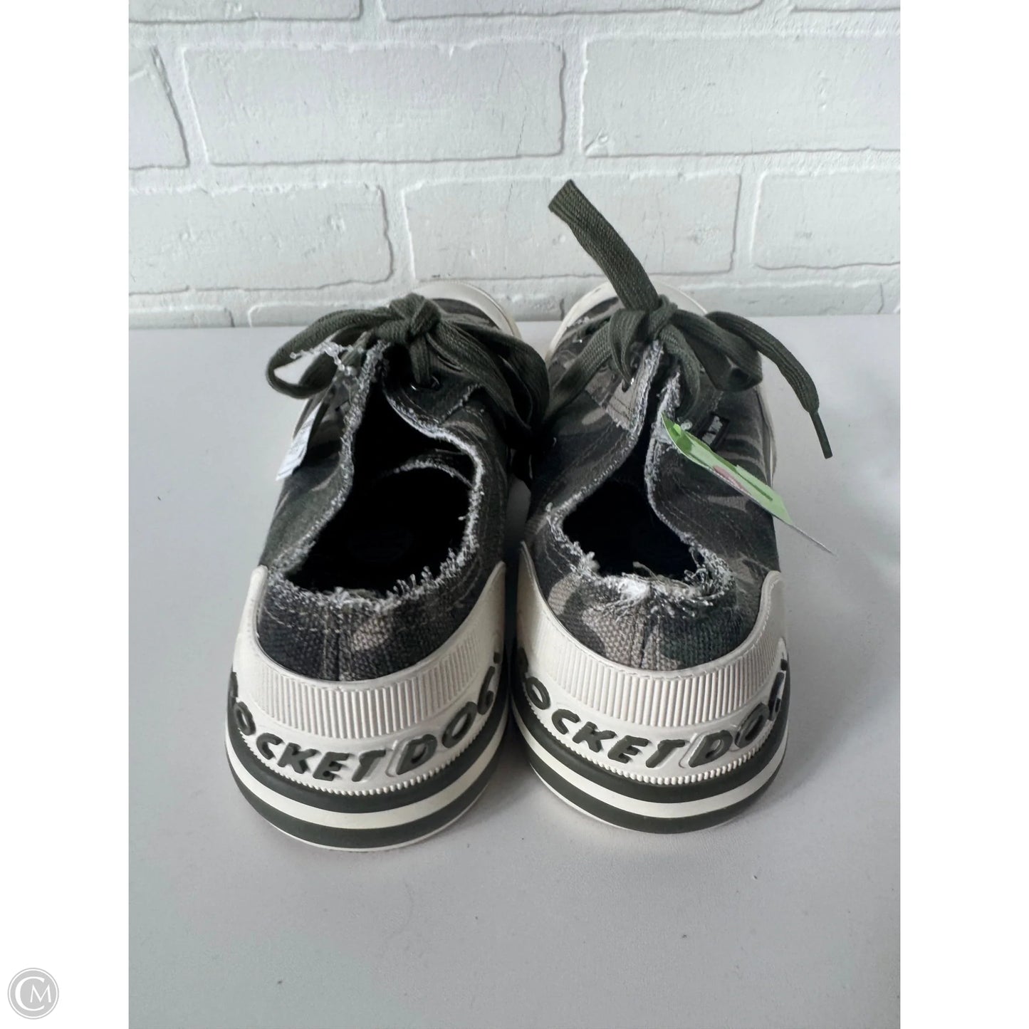 Shoes Sneakers By Rocket Dogs In Green, Size: 7.5