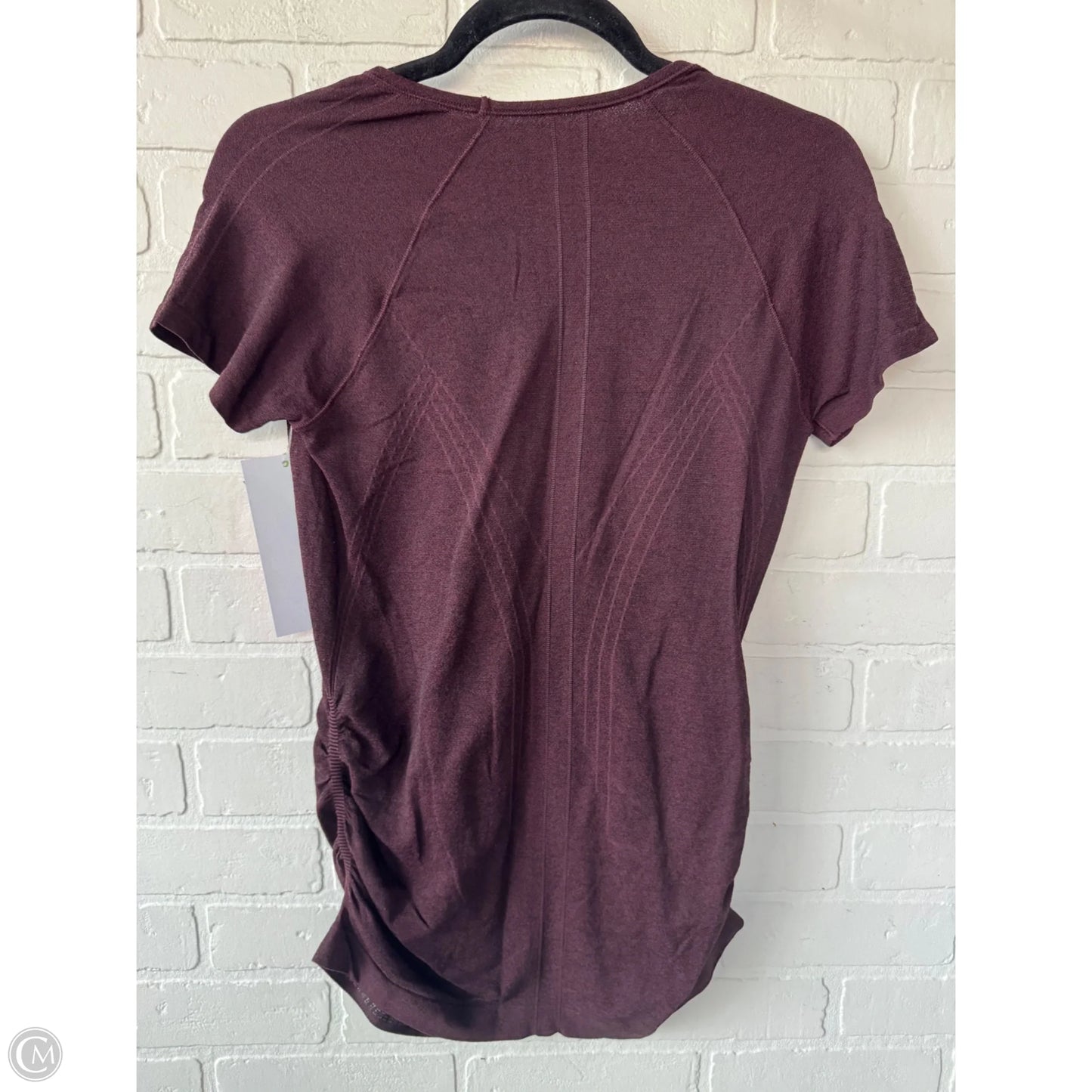 Athletic Top Short Sleeve By Athleta In Maroon, Size: M
