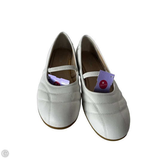 Shoes Flats By Easy Spirit In White, Size: 8.5