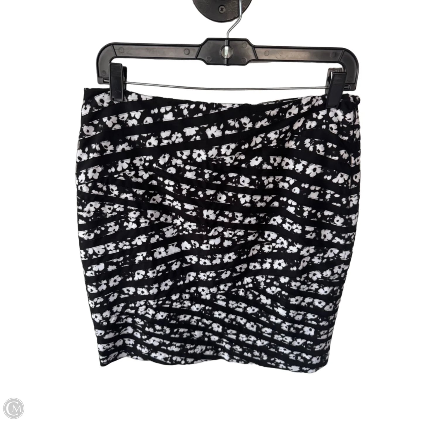 Skirt Mini & Short By White House Black Market In Black & White, Size: 6