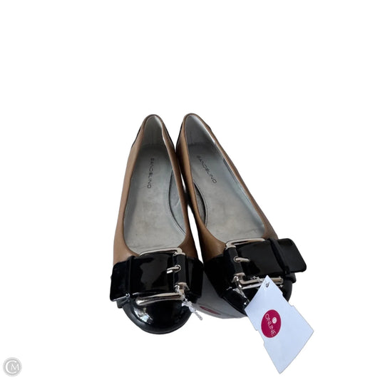 Shoes Flats By Bandolino In Black & Tan, Size: 8