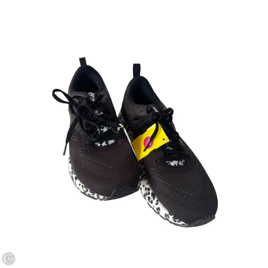 Shoes Athletic By Brooks In Black & White, Size: 8.5