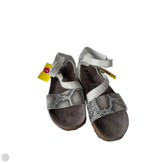 Sandals Flats By Mephisto In Grey & White, Size: 8.5