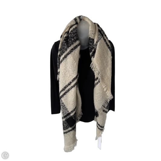 Scarf Winter By Clothes Mentor In Black & Cream