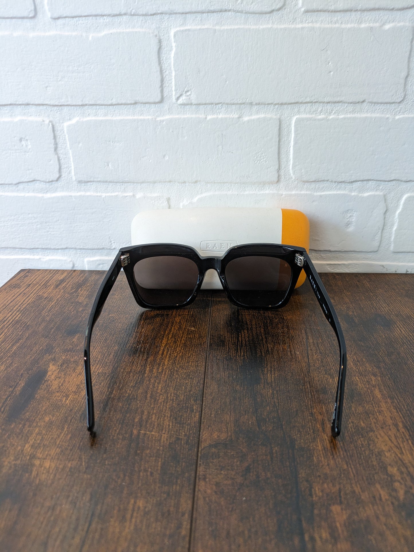 Sunglasses By Cmb  Size: 02 Piece