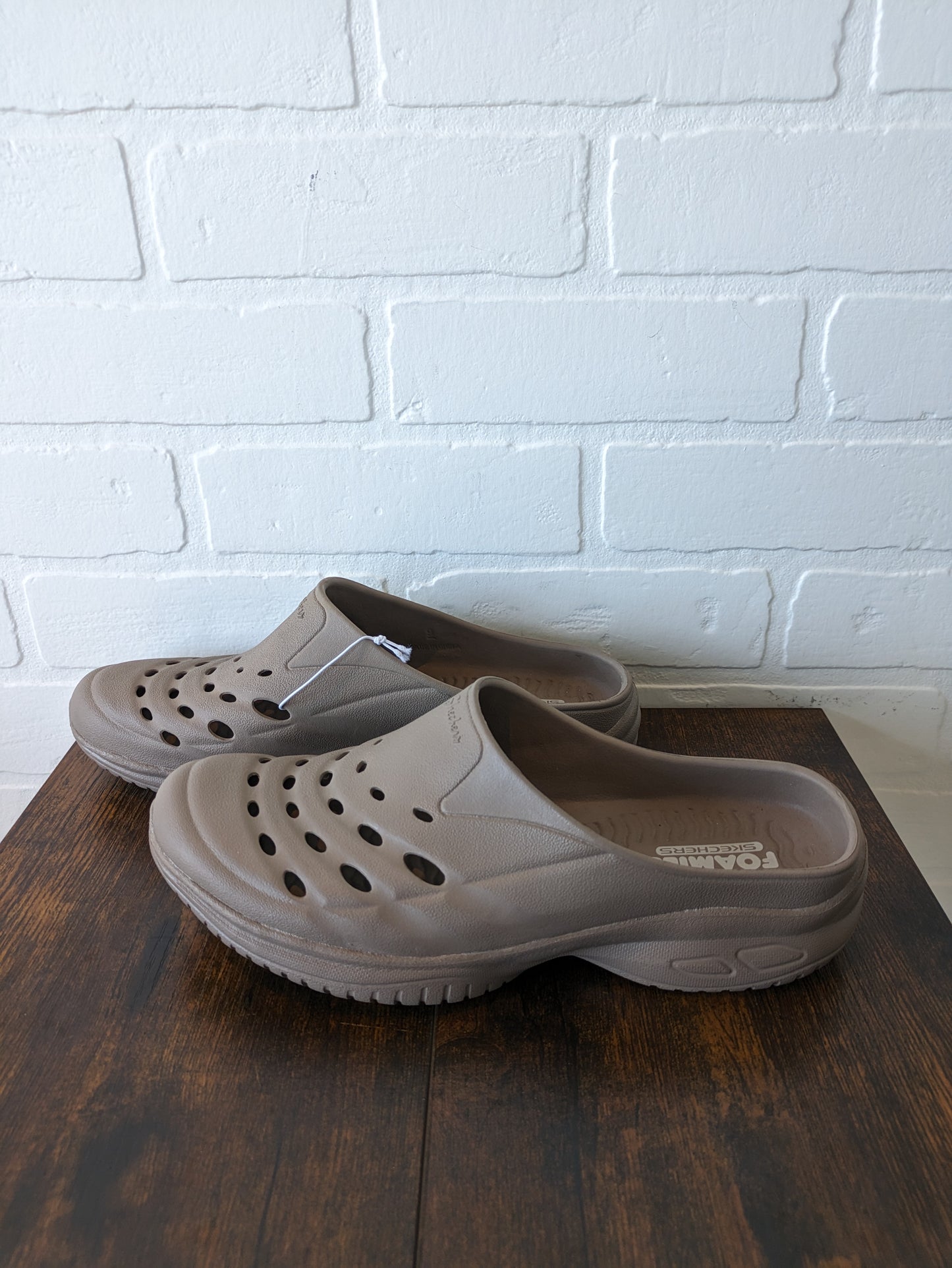 Shoes Flats Mule & Slide By Skechers  Size: 9