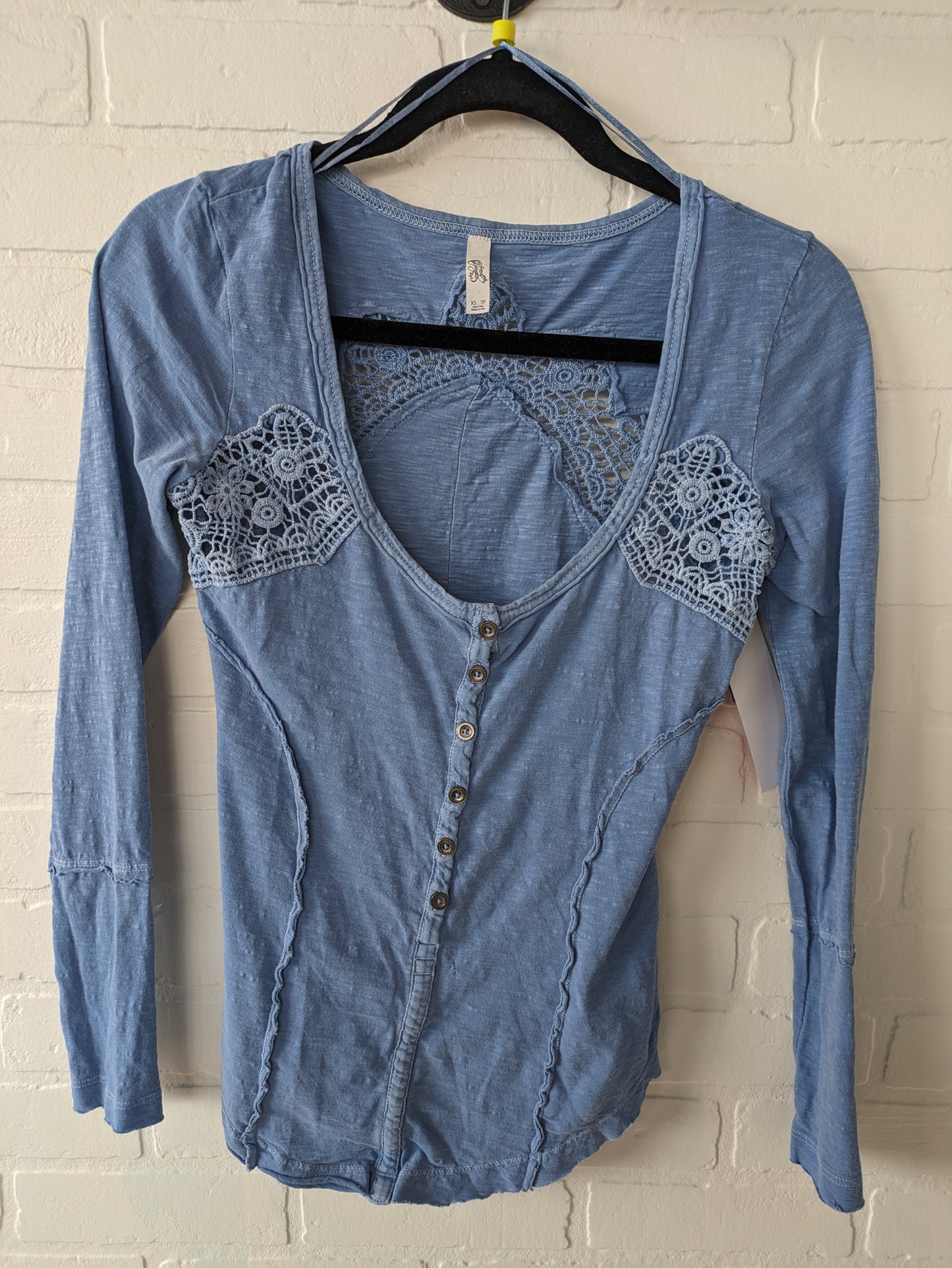 Top Long Sleeve By Free People  Size: Xs