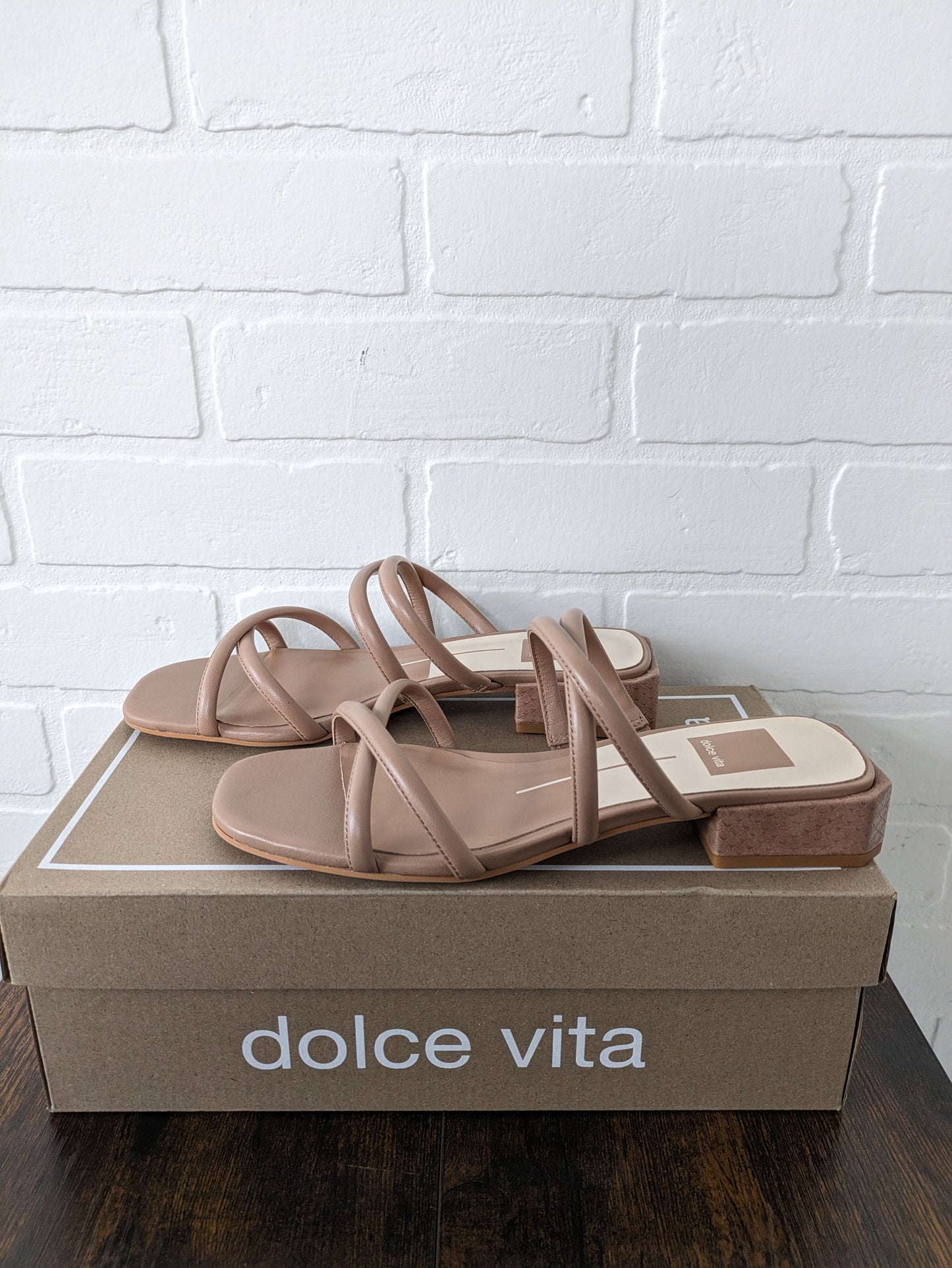 Sandals Flats By Dolce Vita  Size: 7