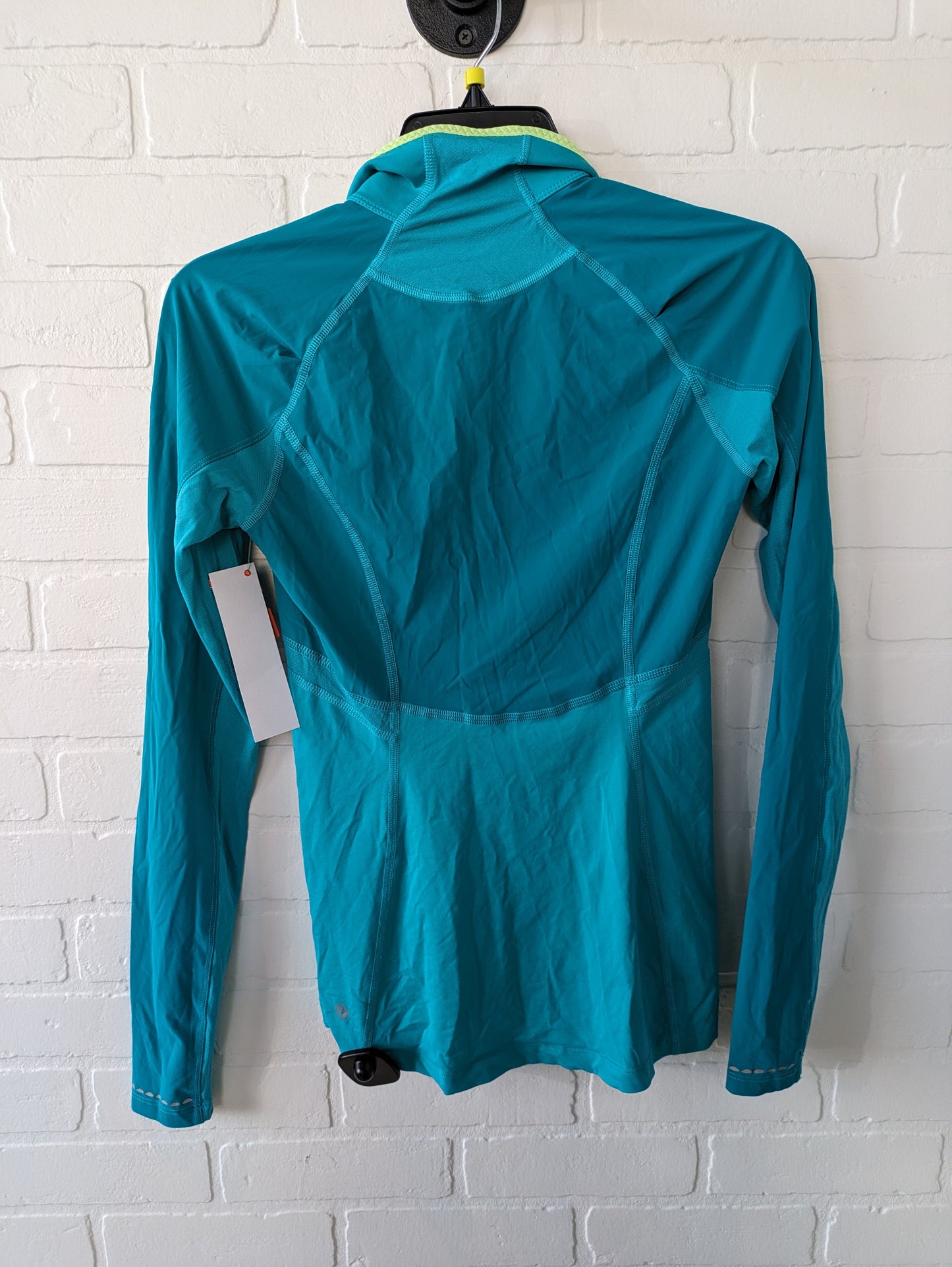 Athletic Top Long Sleeve Collar By Lululemon  Size: 4