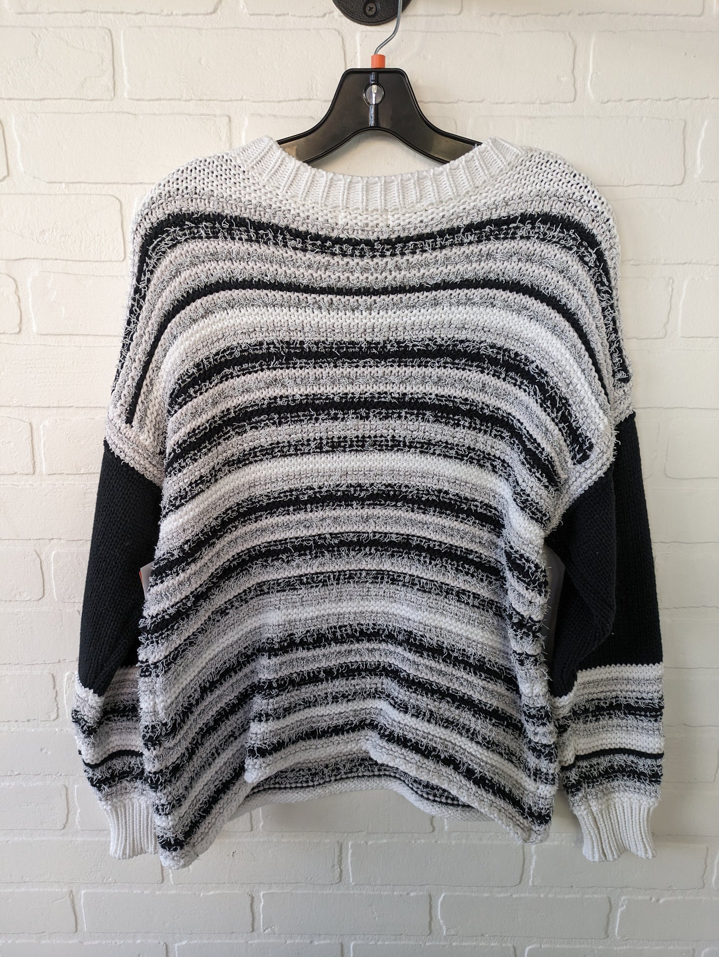 Sweater By Elan  Size: M