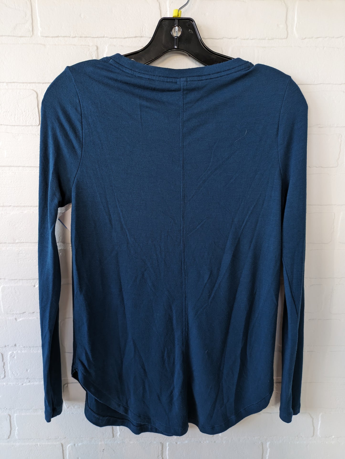 Top Long Sleeve Basic By Athleta  Size: Xs